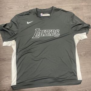 Nike Men's Black and Grey T-shirt
